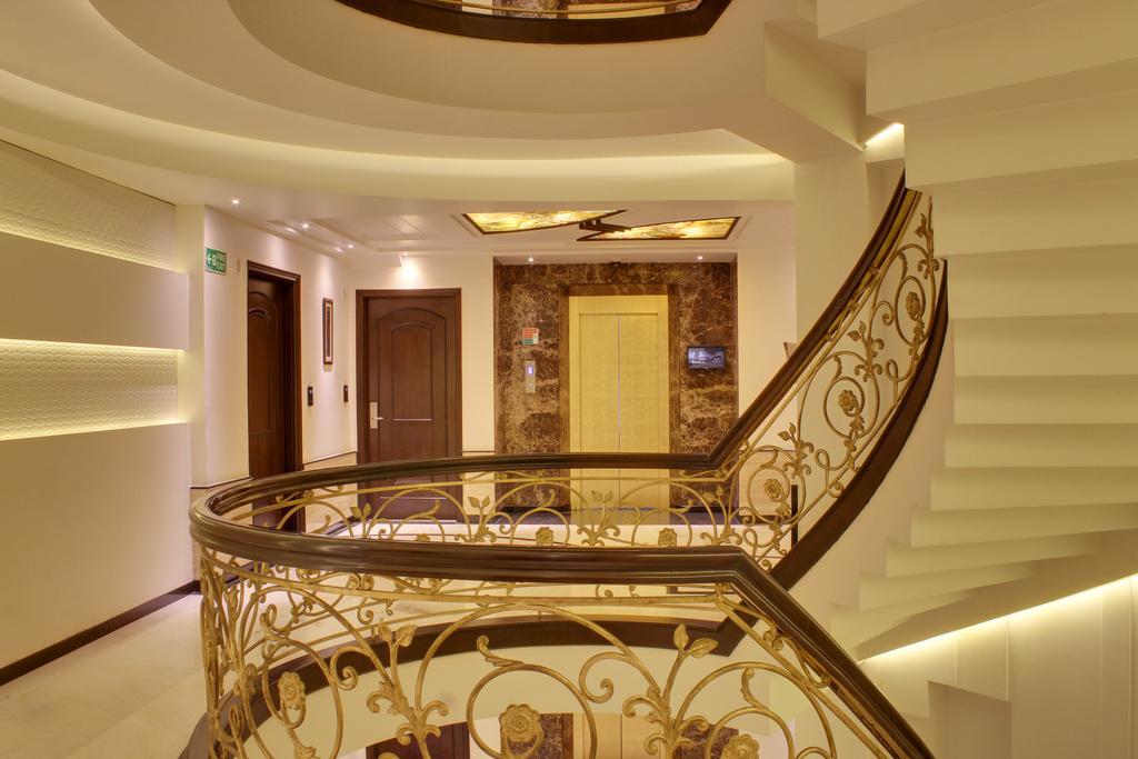 Grand Godwin - Complimentary Airport Pickup -near Ndls Railway Stn Hotel