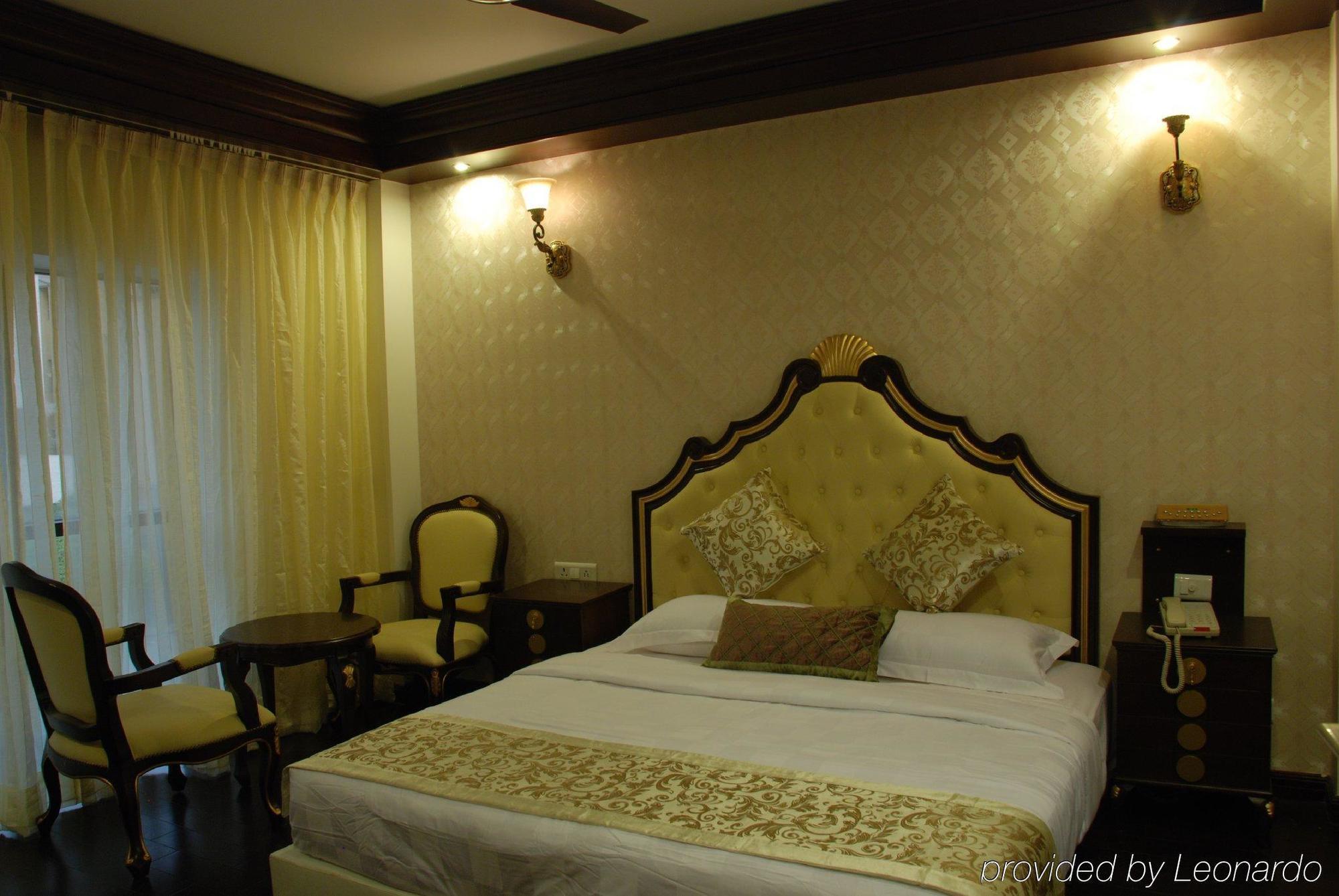 Hotel Treebo Tryst Royce New Friends Colony 3*