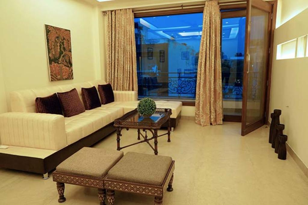Woodpecker Service - Green Park Apartment *