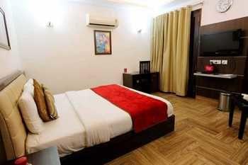 Oyo Janakpuri Hotel 3*