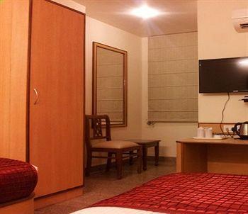 Rangoli Hotel