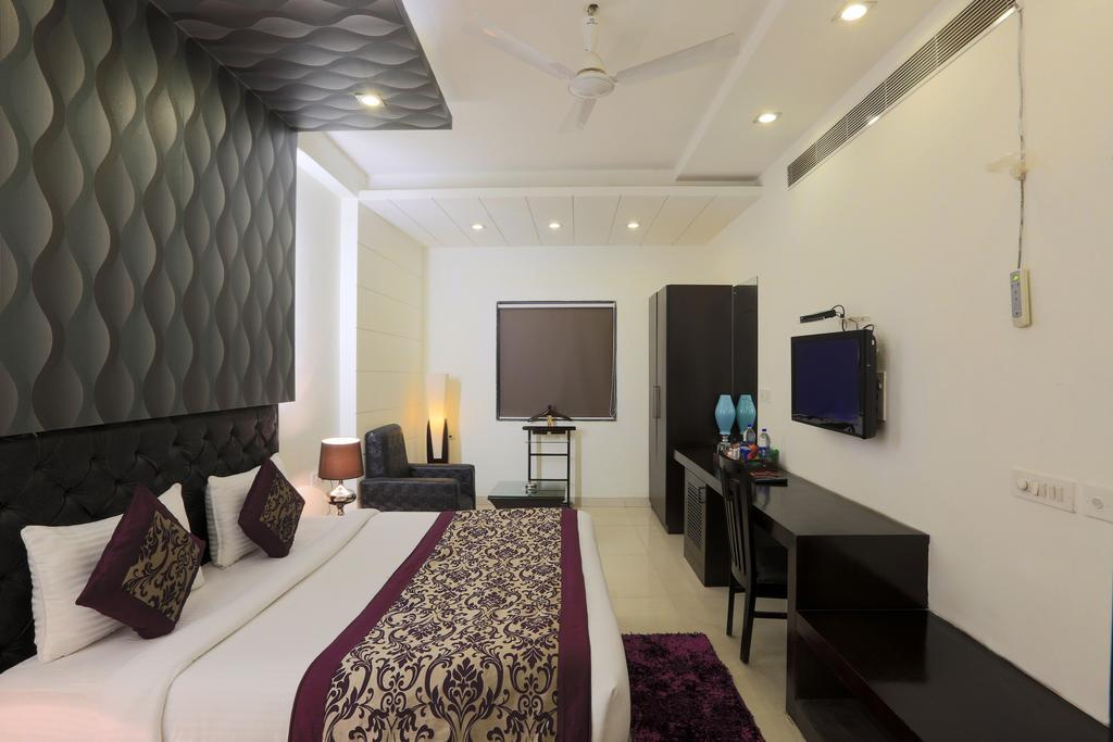 Sams Snooze At My Space 3* New Delhi