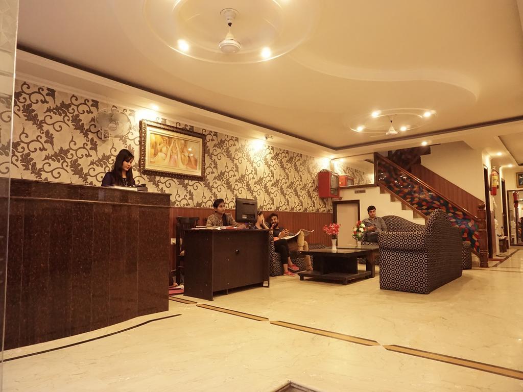 Hotel Royal Holidays New Delhi