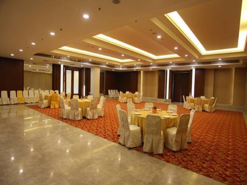 Ramada By Wyndham New Pitampura 4*