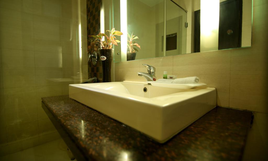 The Prime Balaji Deluxe At Railway Station - Free Airport Pickup Hotel