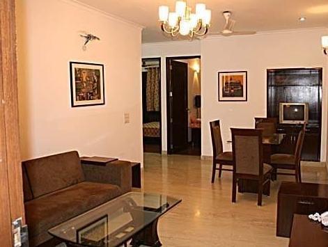 Inn 2bhk Comfortable Furnished Serviced In Hauz Khas - Woodpecker New Delhi