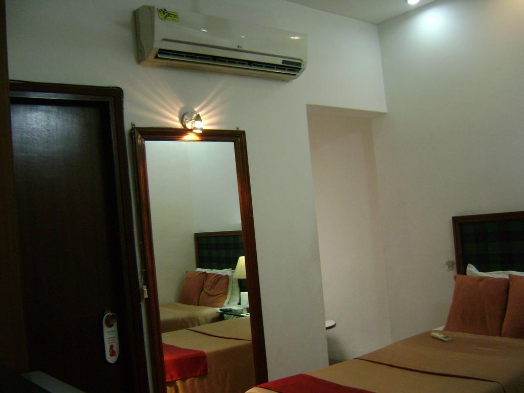 Hotel The Royal Residency 3*