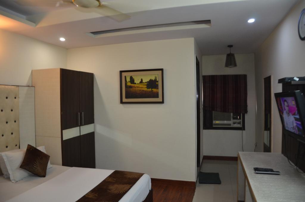 Milan Deluxe New Delhi