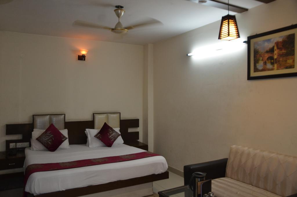 Hotel Milan Deluxe 3*
