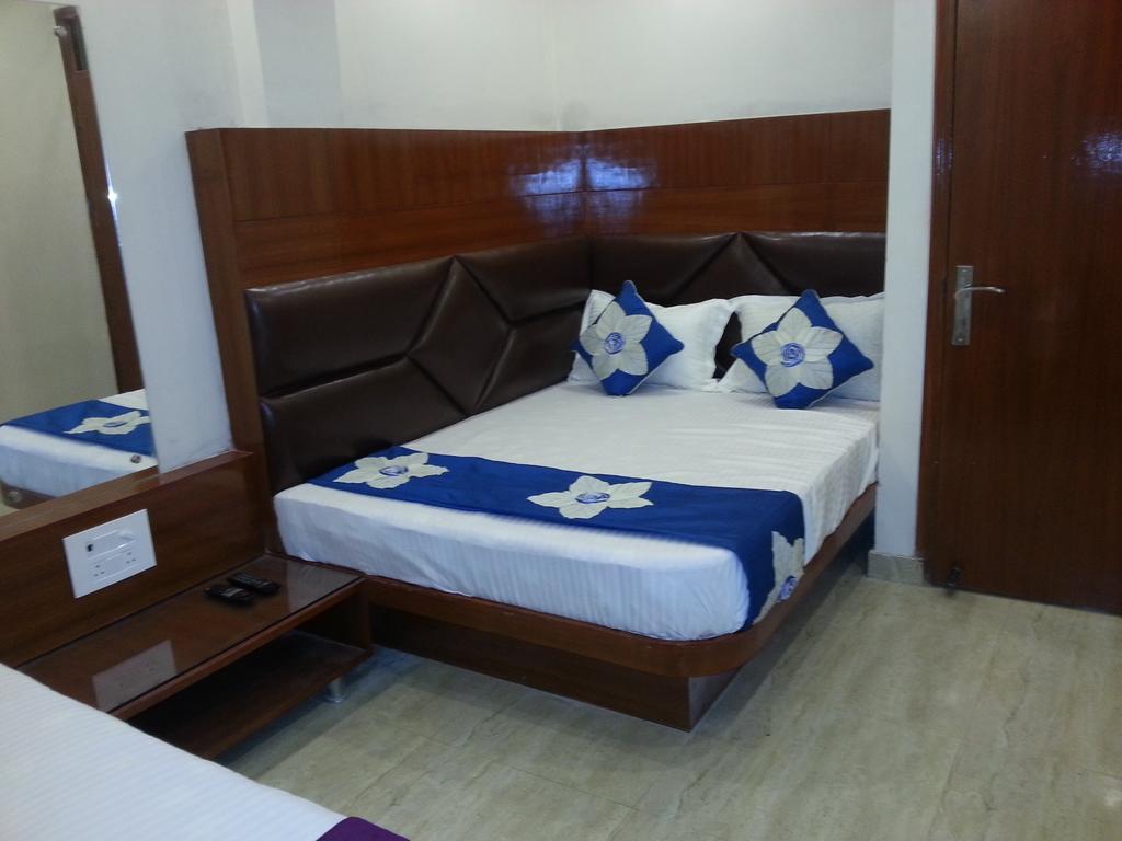 Prem Deluxe Guest House 2*