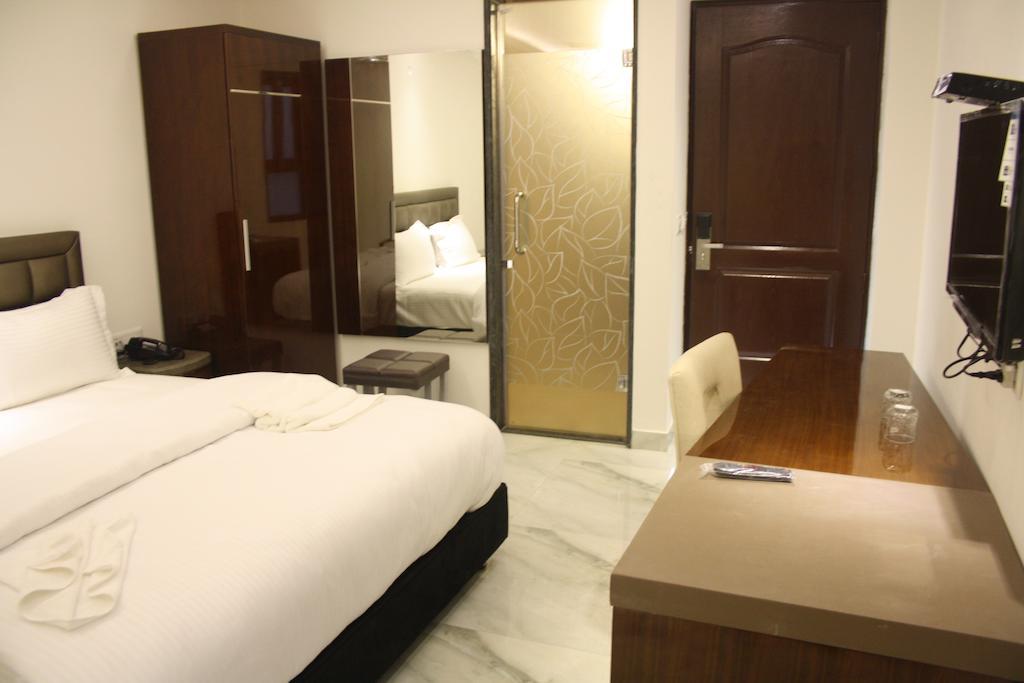 Hotel @ Pahar Ganj