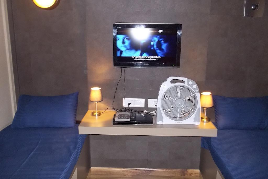 Sams Snooze At My Space New Delhi