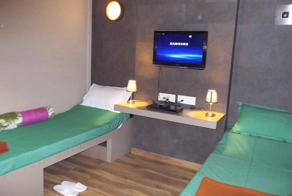 Capsule hotel Sams Snooze At My Space 3*