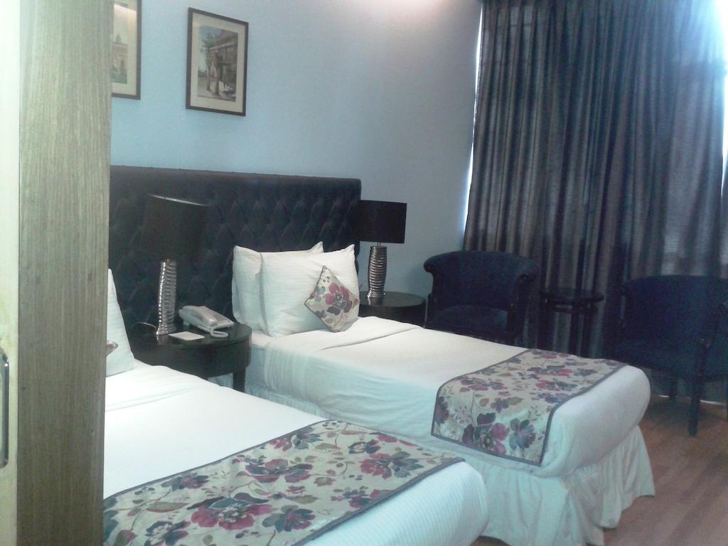 Hotel Athena