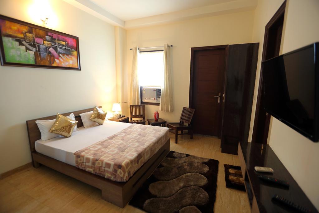 Bed & Breakfast Runway Residency New Delhi