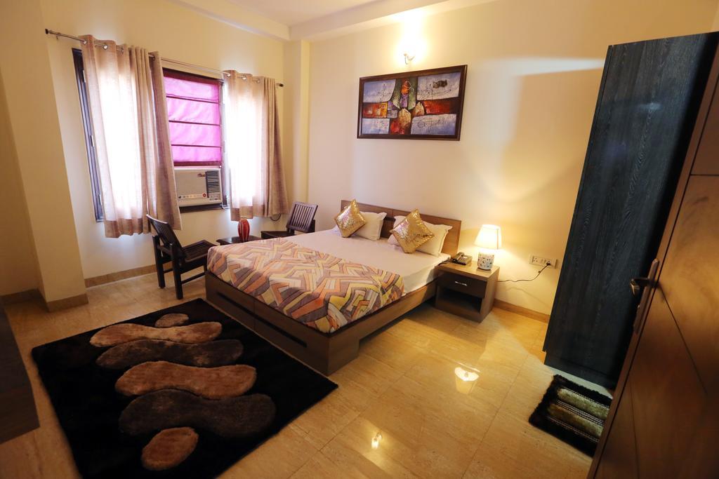 Bed & Breakfast Runway Residency New Delhi