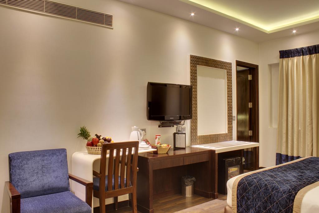 Hotel Grand Godwin - Complimentary Airport Pickup -near Ndls Railway Stn 4*