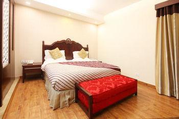 Oyo Premium Pitampura New Delhi