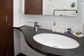 Hotel Oyo Premium Pitampura New Delhi