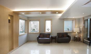 Hotel Oyo Premium Pitampura New Delhi