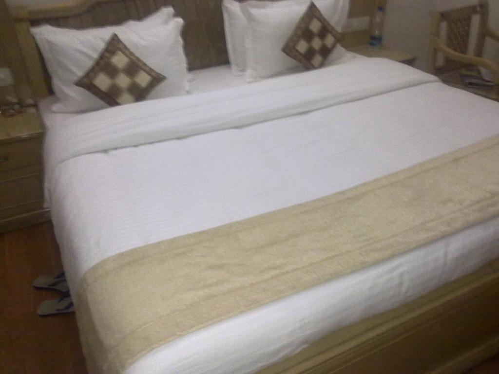 Hotel Capital O 2741 Corporate Point 3*