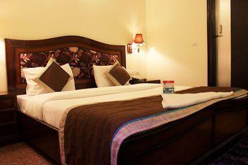 Oyo Bhikaji Cama Extension