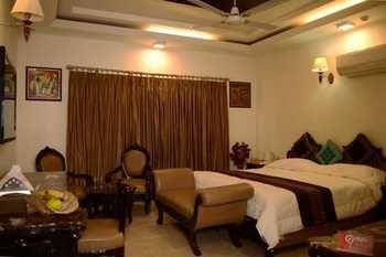 Hotel Oyo Bhikaji Cama Extension New Delhi