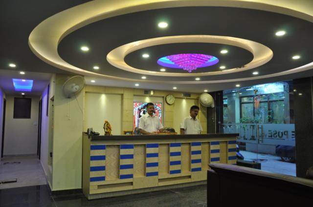 Hotel Oyo Repose Near Gurudwara Shri Bangla Sahib 3*