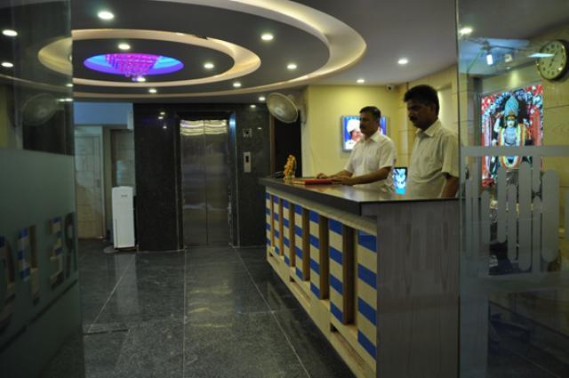 Hotel Oyo Repose Near Gurudwara Shri Bangla Sahib
