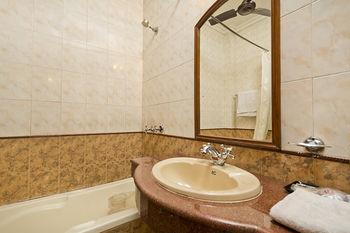 Hotel Oyo Gk 1 Premier 3*