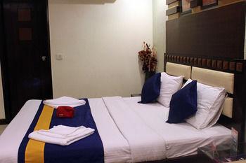Hotel Oyo Gk2 Main Road