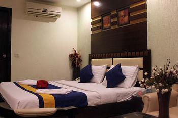 Hotel Oyo Gk2 Main Road New Delhi