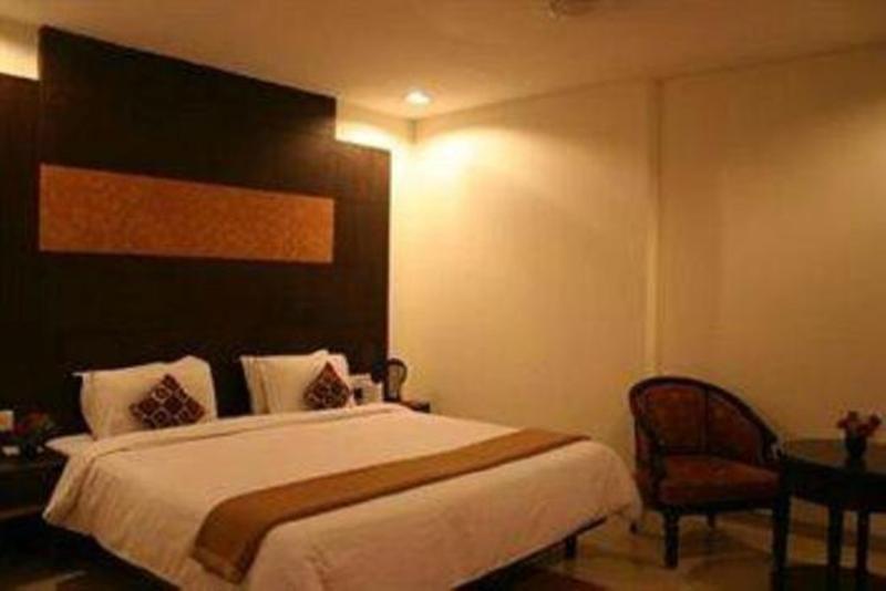 Hotel O Grand Peepal 4*