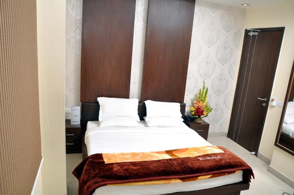 Hotel Silver Stone - Karol Bagh New