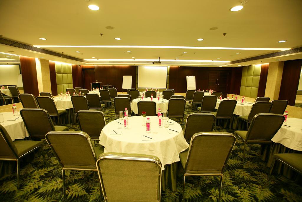 Hotel Muse Sarovar Portico Nehru Place 4*