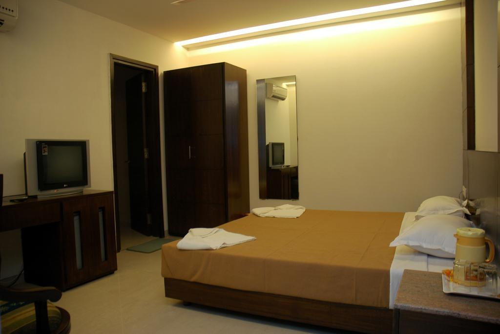 O Grand Peepal Delhi (National Capital Territory of India)
