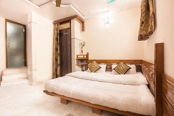 Hotel Oyo @railway Station