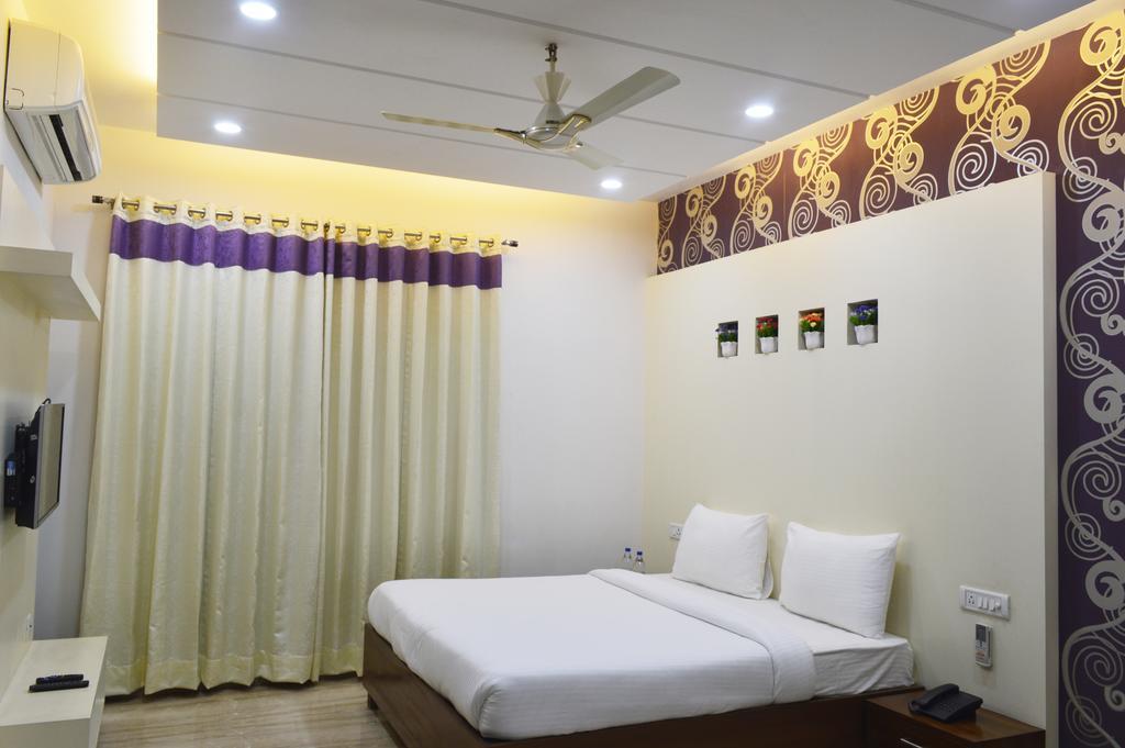 Hotel When In Gurgaon - Service Apartments, Near Medanta Medicity Delhi (National Capital Territory of India)