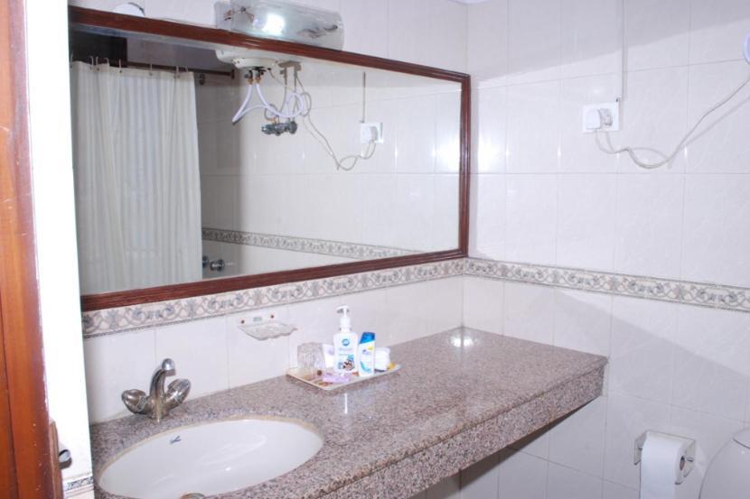The Signature Crest - Noida Apartment *
