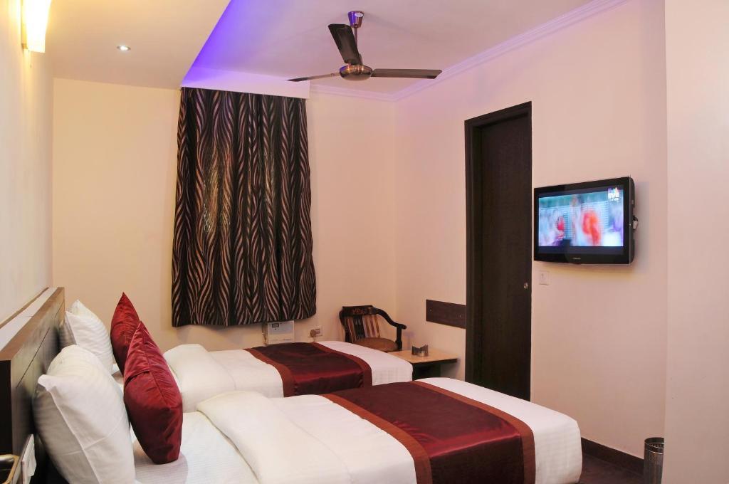Hotel Moments-near Blk Hospital Delhi (National Capital Territory of India)