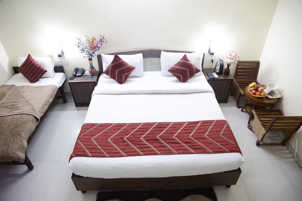 Hotel Airport Land 2*