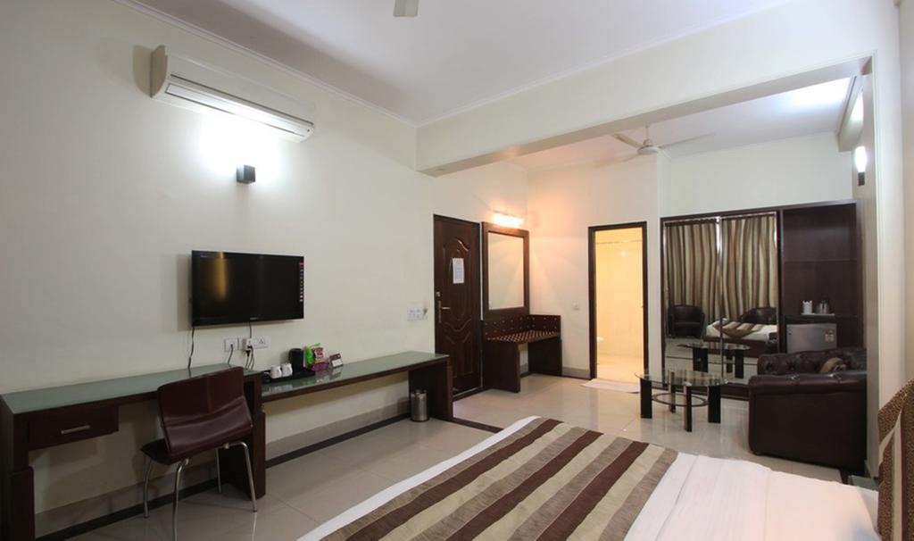 Hotel Fabexpress Llyod Residency
