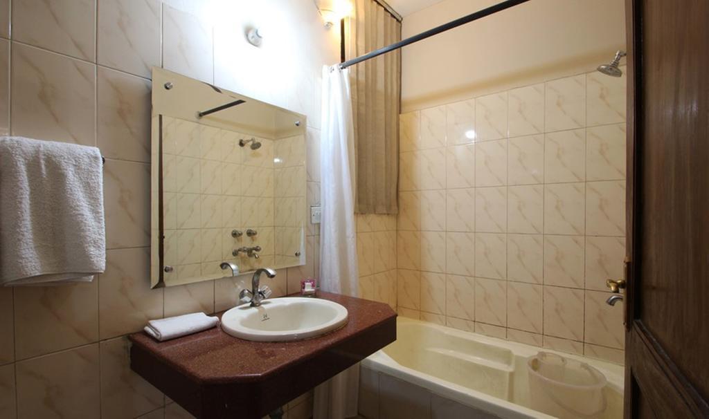 Hotel Fabexpress Llyod Residency