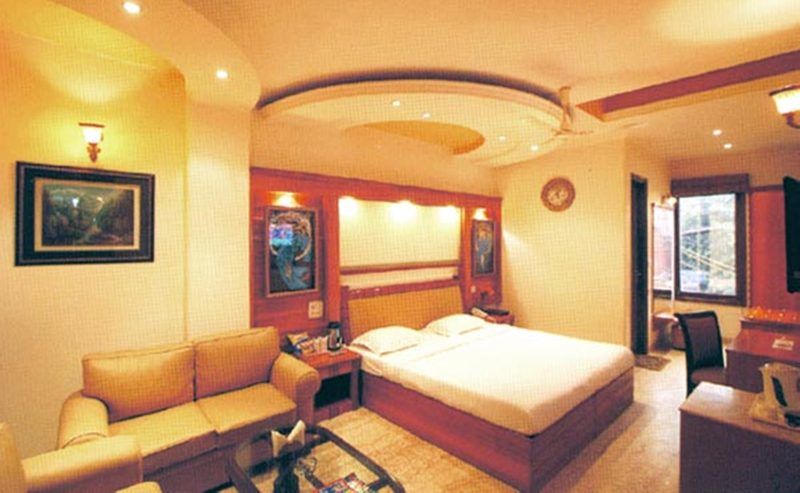 Hotel Tjs Grand