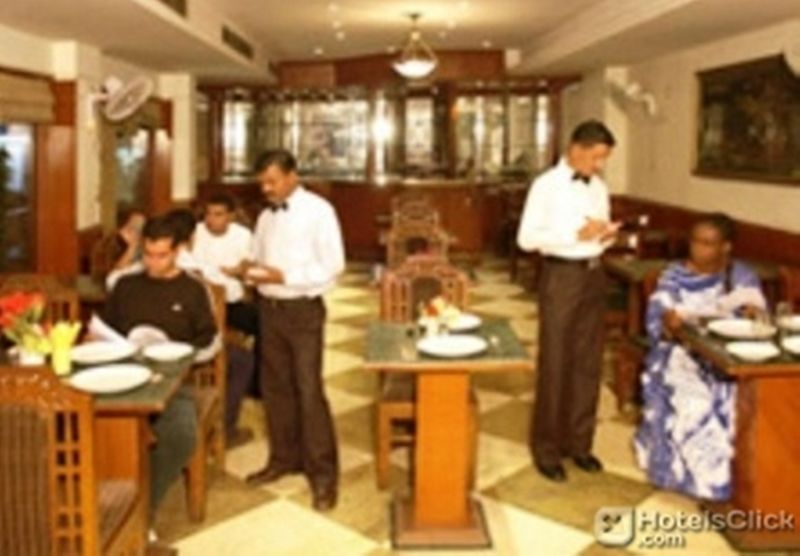 Hotel Raunak International