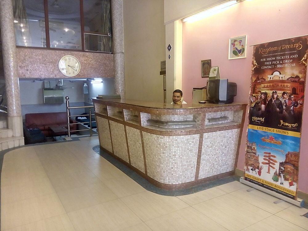 Hotel Pearl Plaza Nova Deli