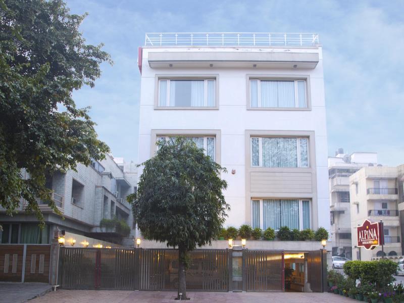 Hotel Alpina & New Delhi