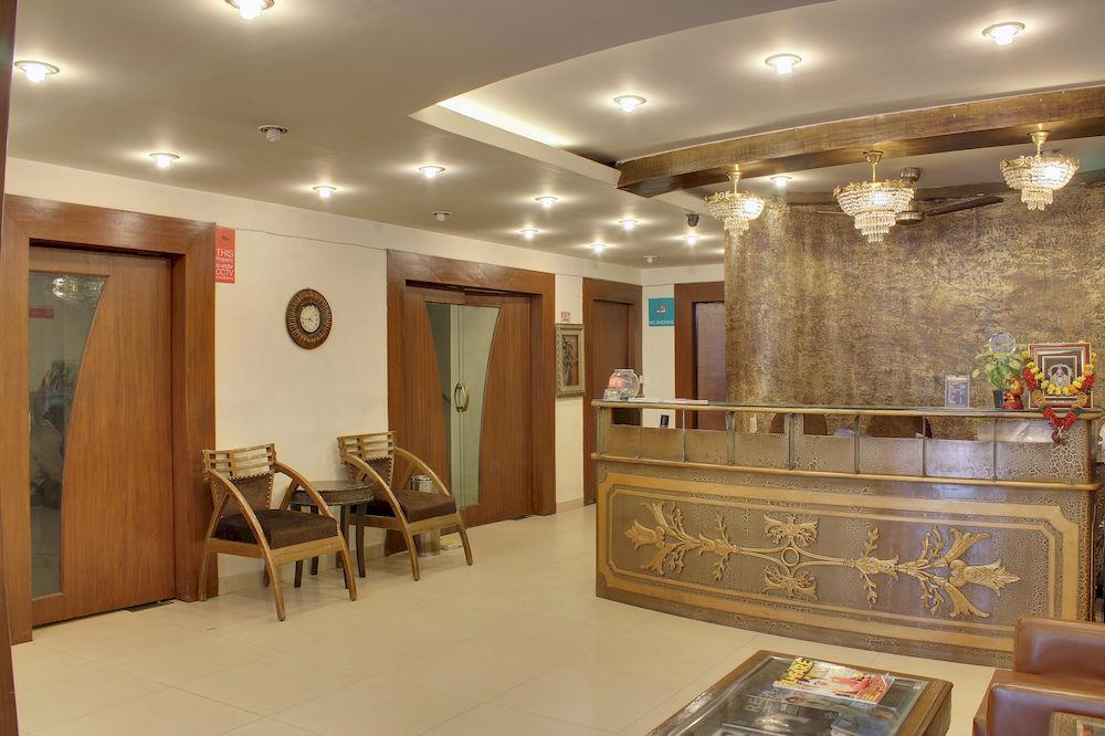 Hotel Oyo 358 Sarojini Nagar New Delhi