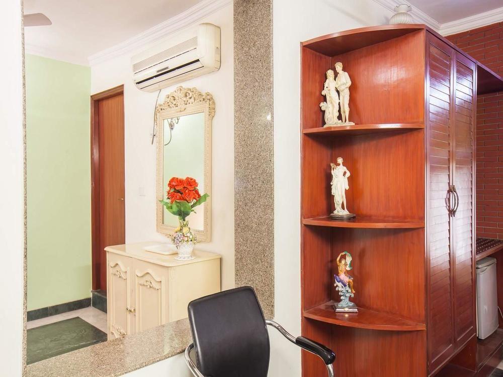 Hotel Oyo New Friends Colony Crossroad New Delhi