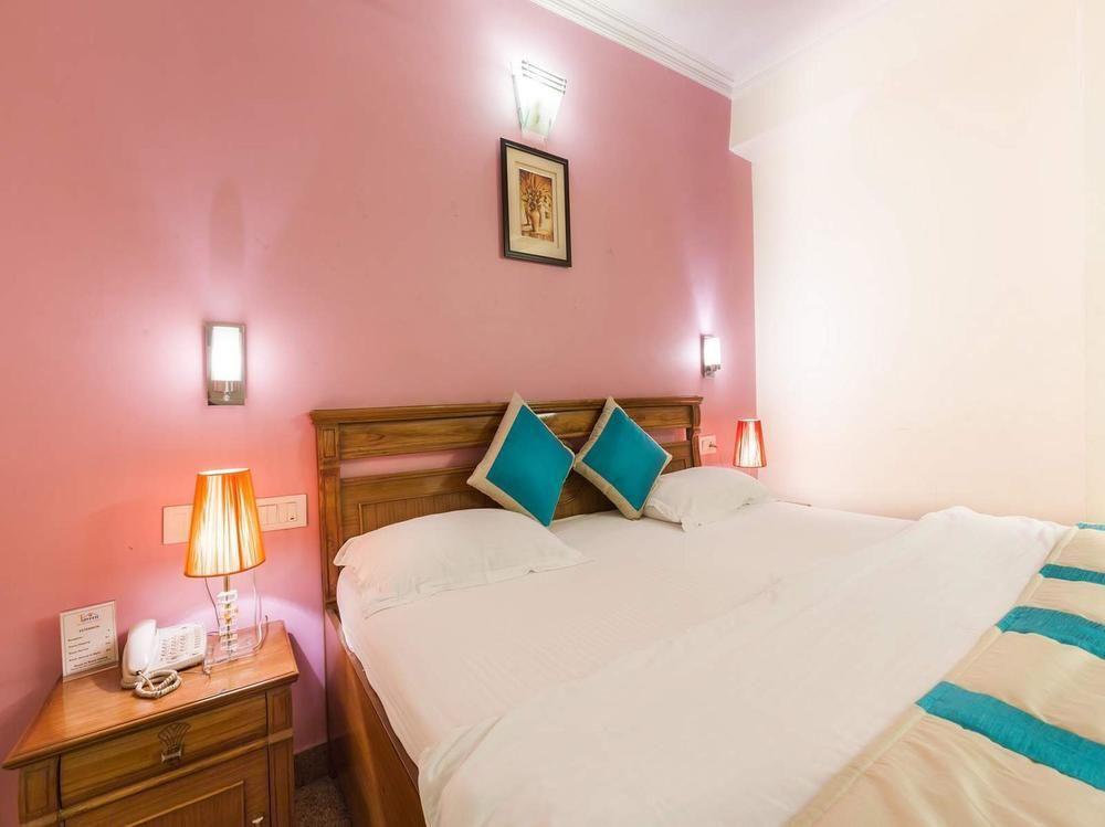 Hotel Oyo New Friends Colony Crossroad New Delhi